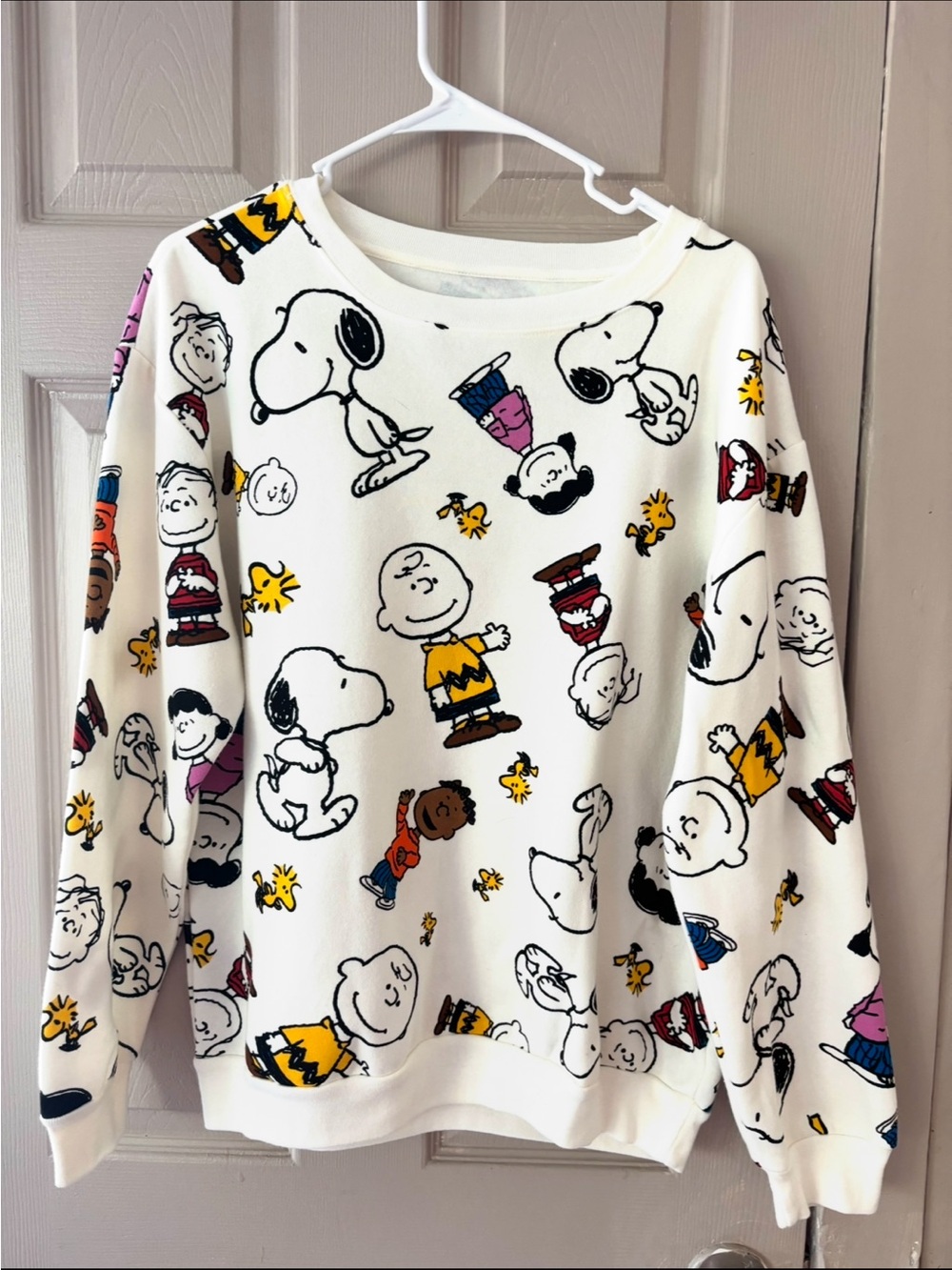 NWT Peanuts Snoopy & Friends White Sweatshirt Crewneck SZ L 11-13 Juniors - Picture 11 of 12